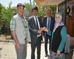 Bahl Belediye bakan Uyar evleri ziyaret ederek Kandil kutlad